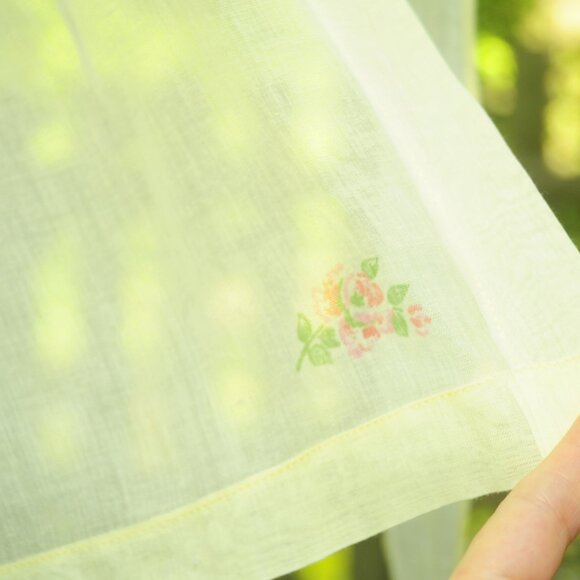 VTG Pale Yellow Fancy Illusion Hostess Apron Pleated w/ Floral Design on Hem - Picture 3 of 7